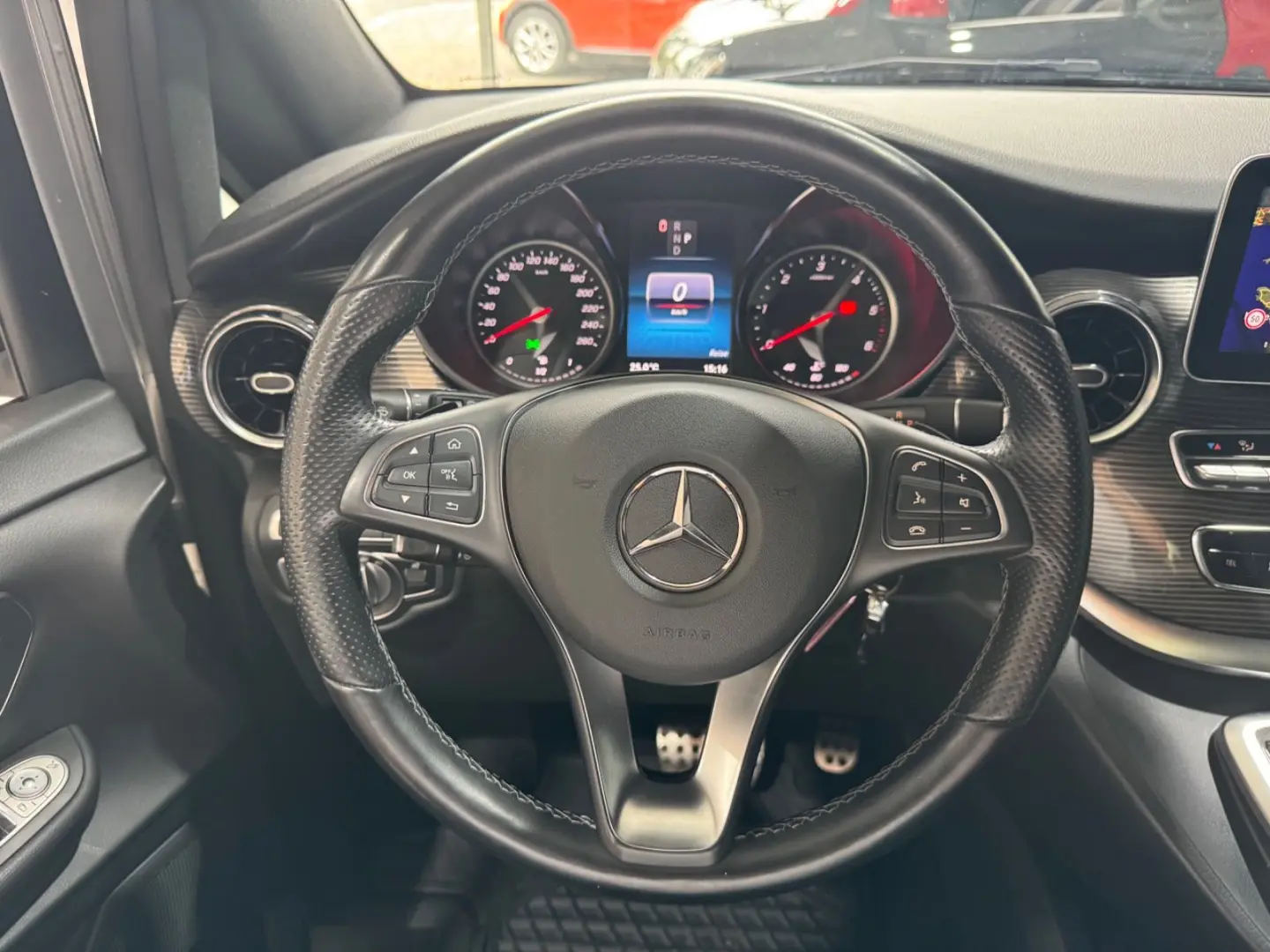 V 300 4M L EDITION*STANDH*AHK*KAMERA*TISCH*LED