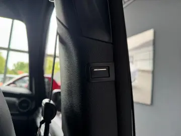 V 300 4M L EDITION*STANDH*AHK*KAMERA*TISCH*LED