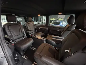 V 300 4M L EDITION*STANDH*AHK*KAMERA*TISCH*LED