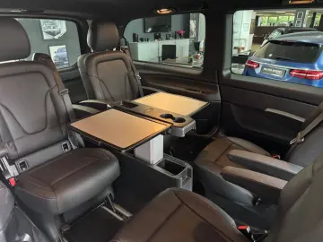 V 300 4M L EDITION*STANDH*AHK*KAMERA*TISCH*LED