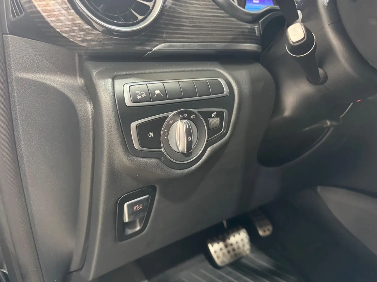 V 300 4M L EDITION*STANDH*AHK*KAMERA*TISCH*LED