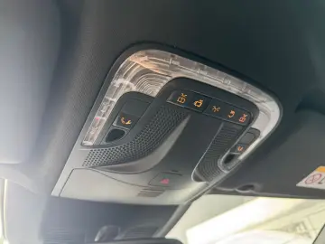 V 300 4M L EDITION*STANDH*AHK*KAMERA*TISCH*LED