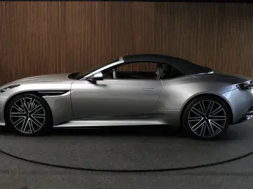 V8 Volante DB12 4.0  ACC Bowers & Wilkins