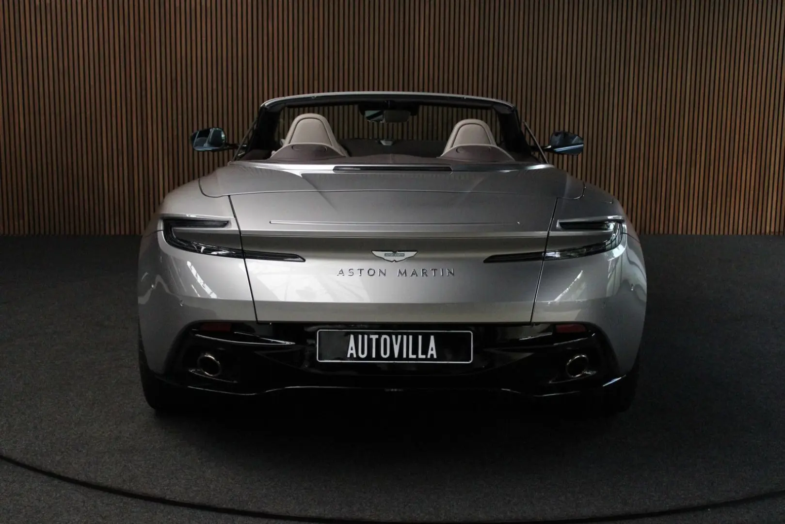 V8 Volante DB12 4.0  ACC Bowers & Wilkins