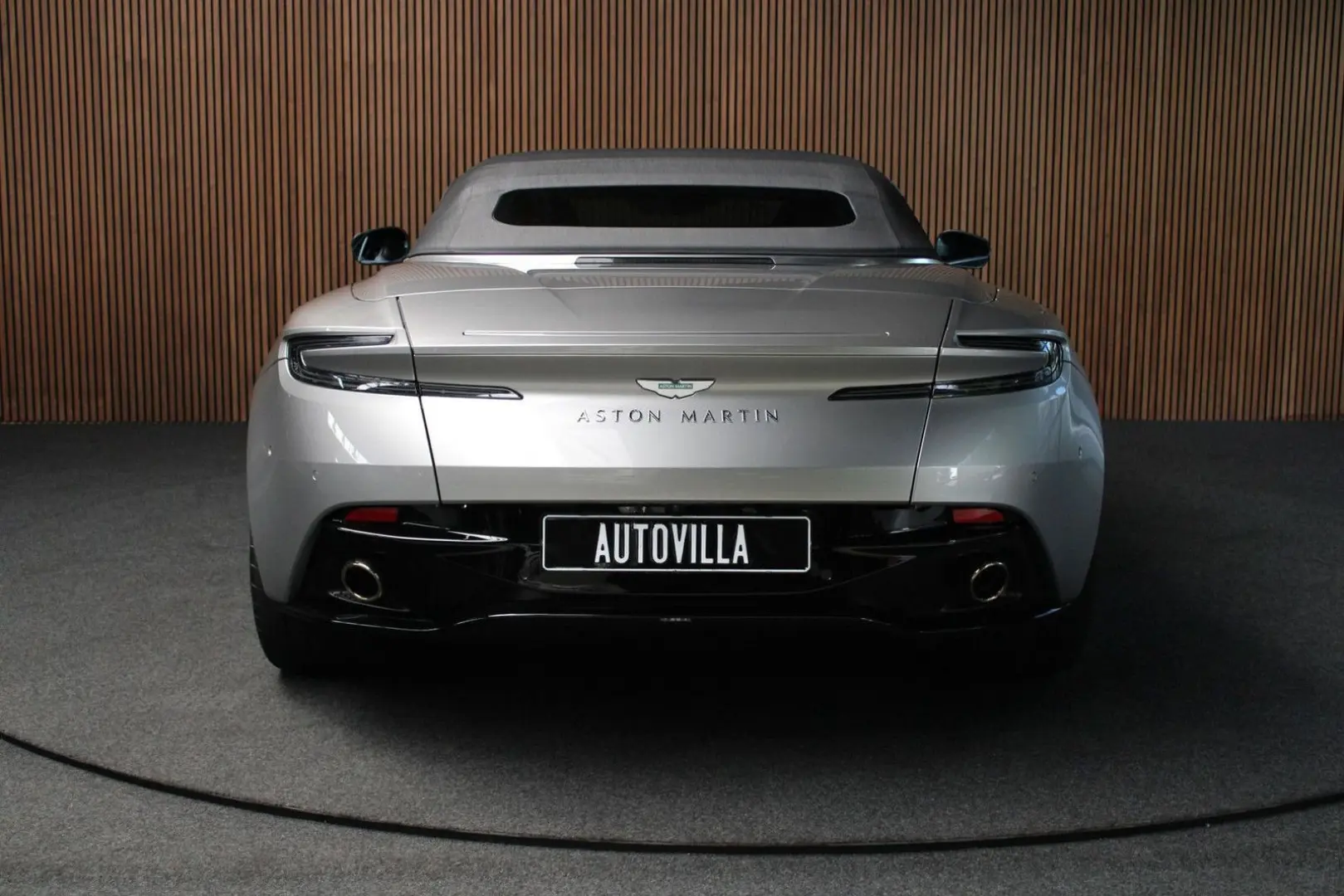 V8 Volante DB12 4.0  ACC Bowers & Wilkins