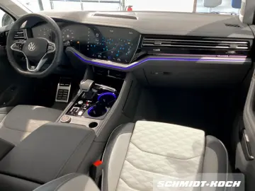 Touareg 3.0 V6 TDI R-Line 4M AT STANDHZ LEDER