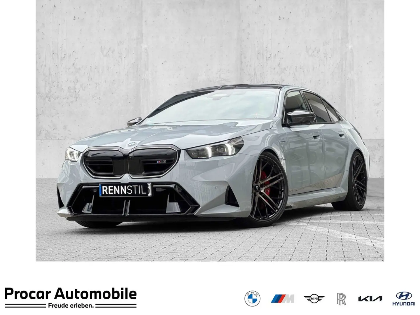 M5 Limousine DA Prof PA Prof B&W 22
