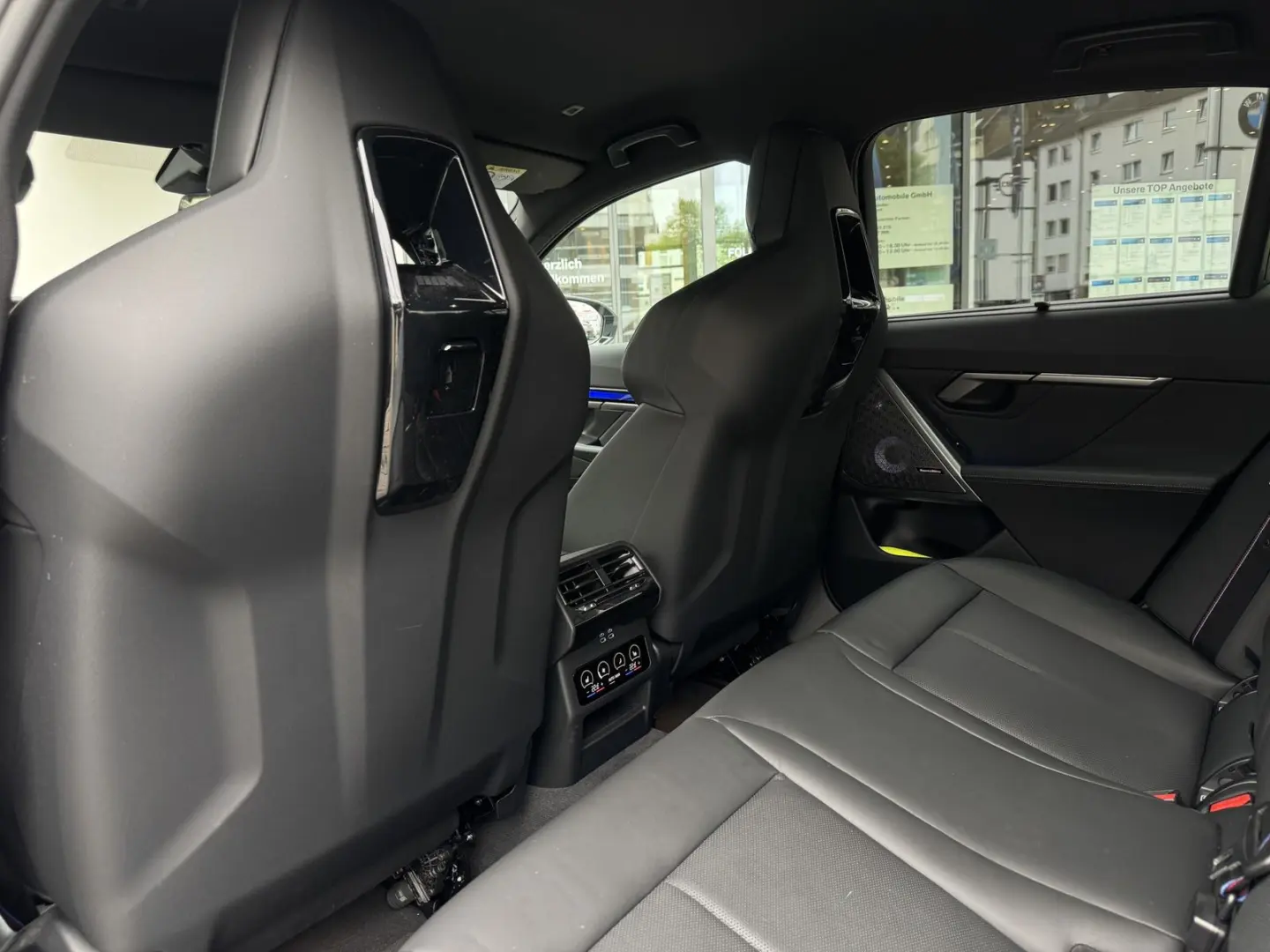 M5 Limousine DA Prof PA Prof B&W 22