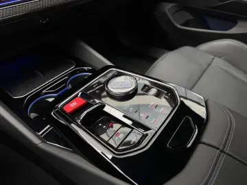M5 Limousine DA Prof PA Prof B&W 22
