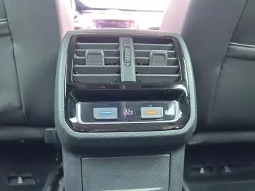 Volkswagen Passat Variant 1.6 TDI SCR DSG Business 2019