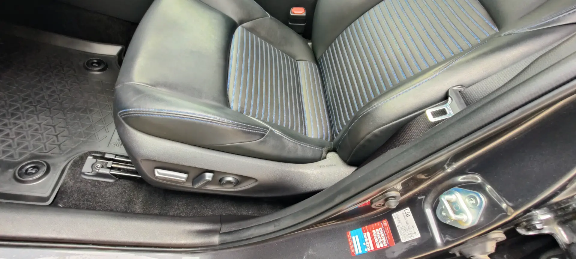 RAV4 - 35.000 KM - Garantie 10 ani