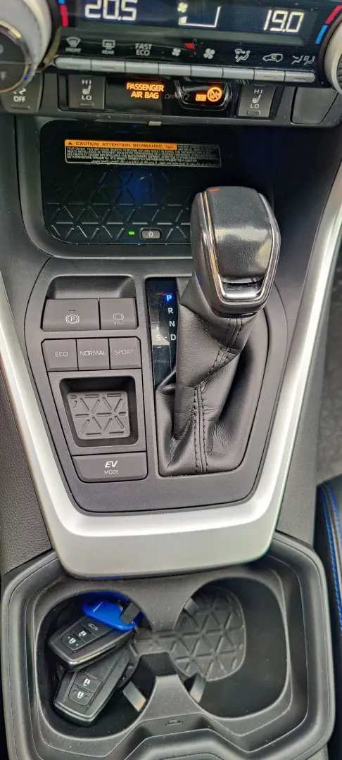 RAV4 - 35.000 KM - Garantie 10 ani