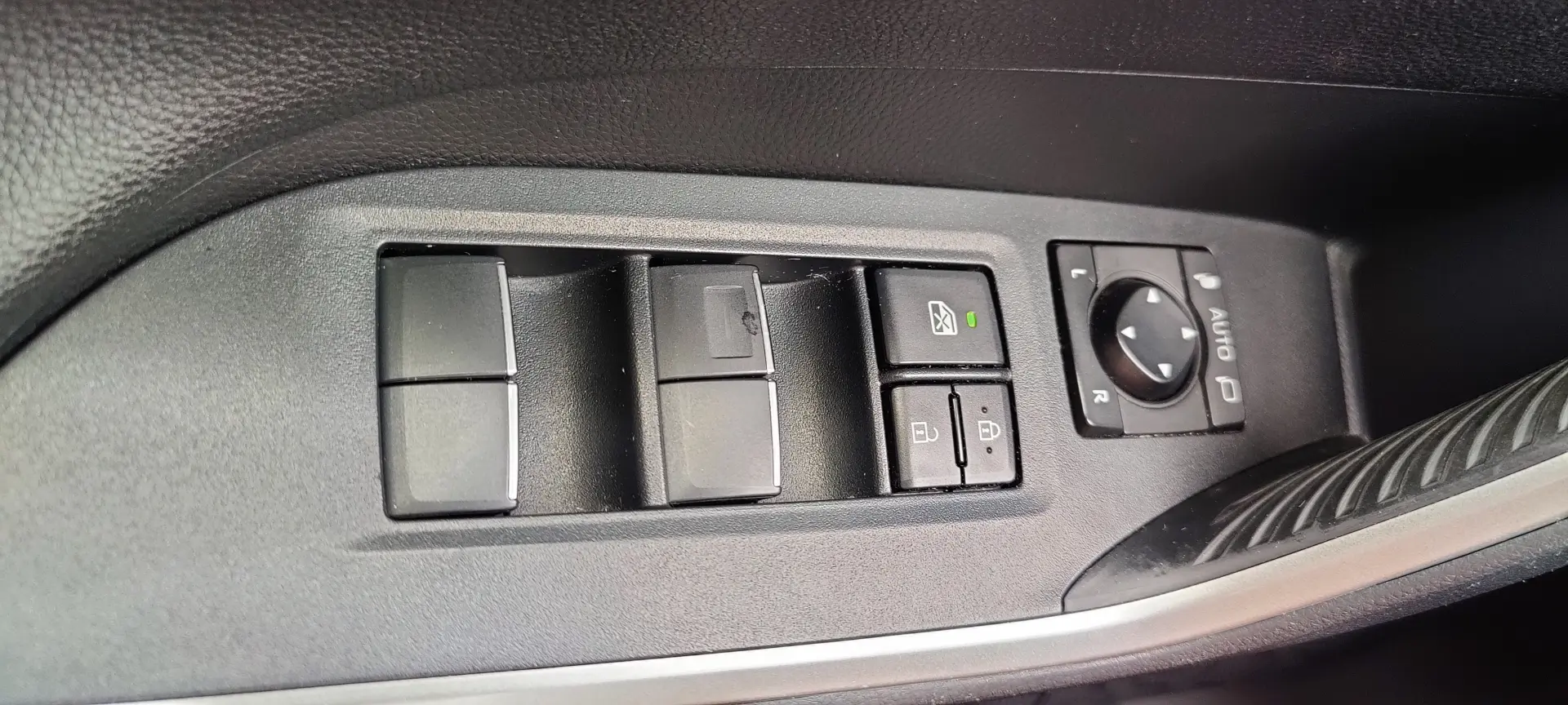 RAV4 - 35.000 KM - Garantie 10 ani