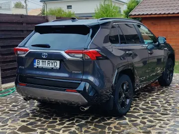 RAV4 - 35.000 KM - Garantie 10 ani