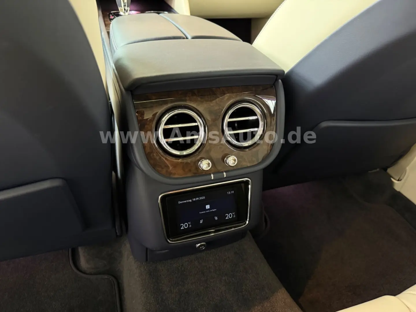 Bentayga 3.0 Hybrid 4WD  Panorama HUD