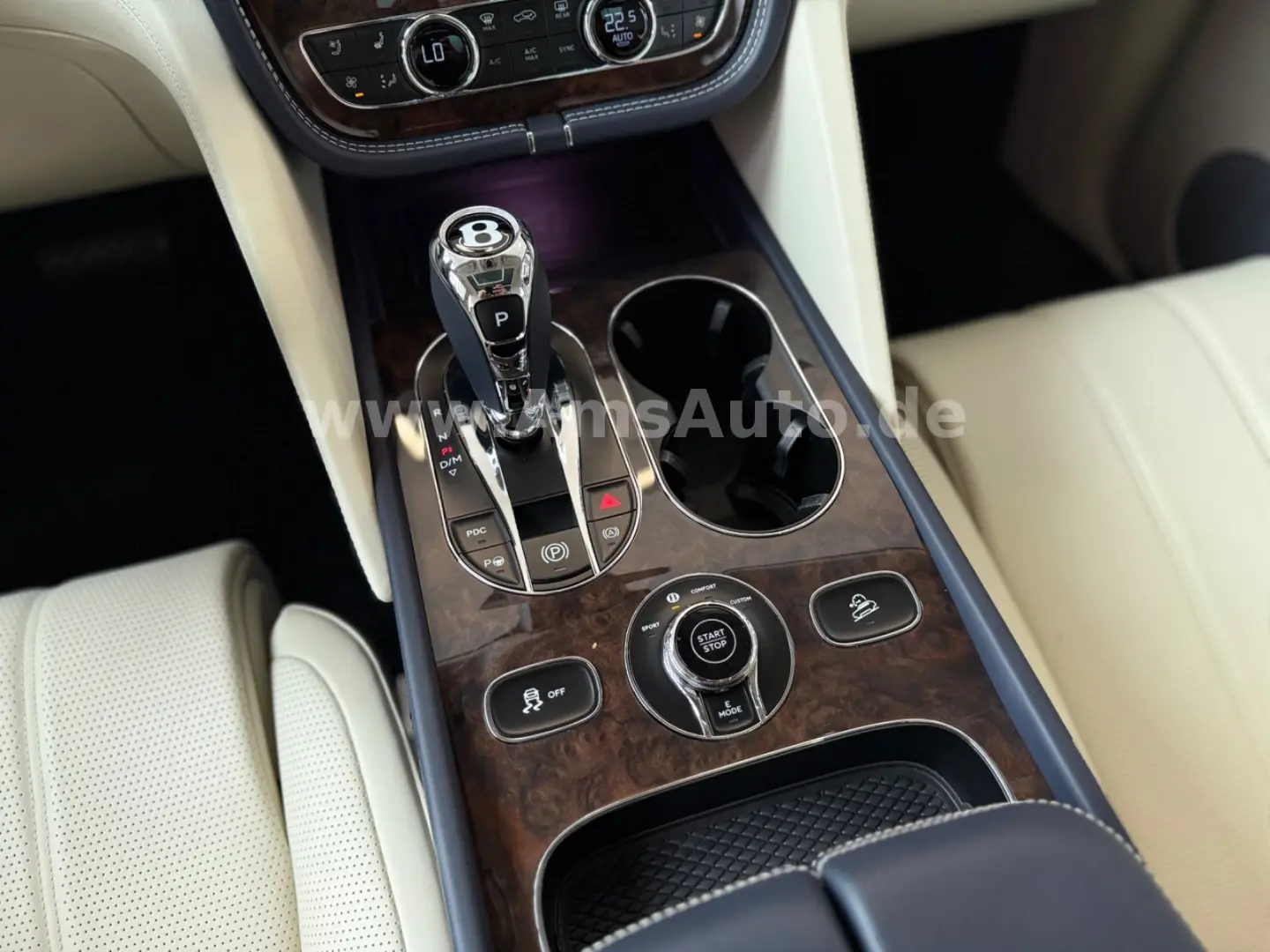 Bentayga 3.0 Hybrid 4WD  Panorama HUD