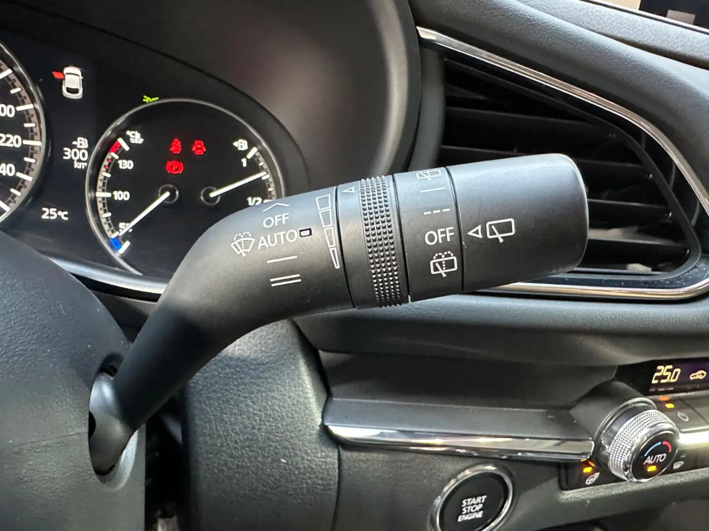 Mazda CX-30 Selection 2.0 HYBRID AWD+LED+BOSE+HEAD UP+