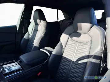 RSQ8 4.0 TFSI qu. - KERAMIK - PANO - ABGAS - AHK