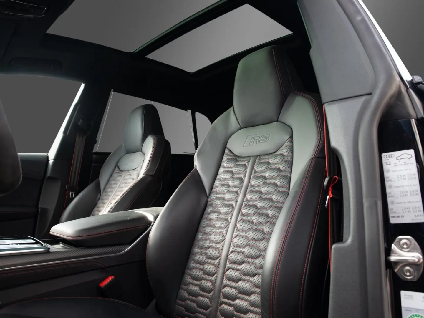 RS Q8 4.0 TFSI quattro 23
