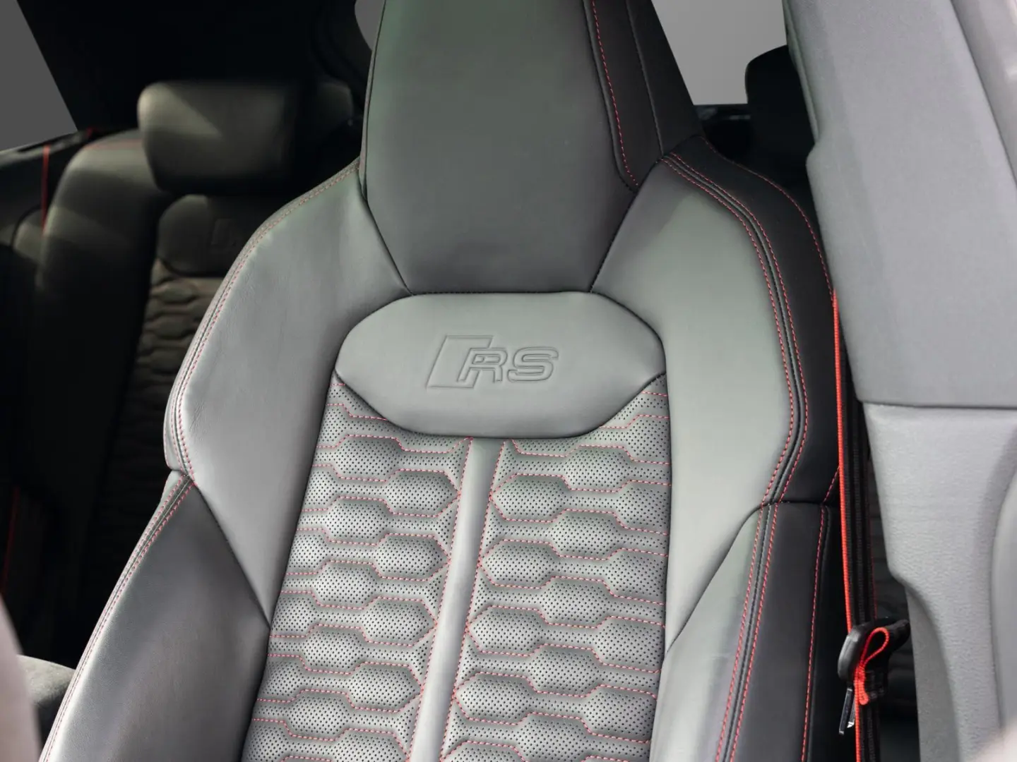 RS Q8 4.0 TFSI quattro 23