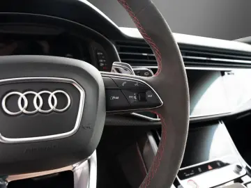RS Q8 4.0 TFSI quattro 23