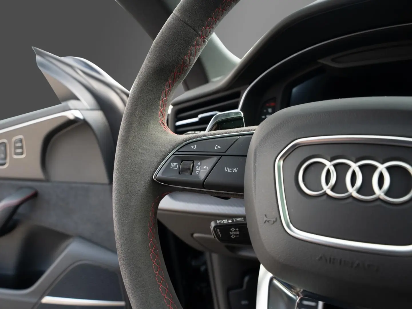 RS Q8 4.0 TFSI quattro 23