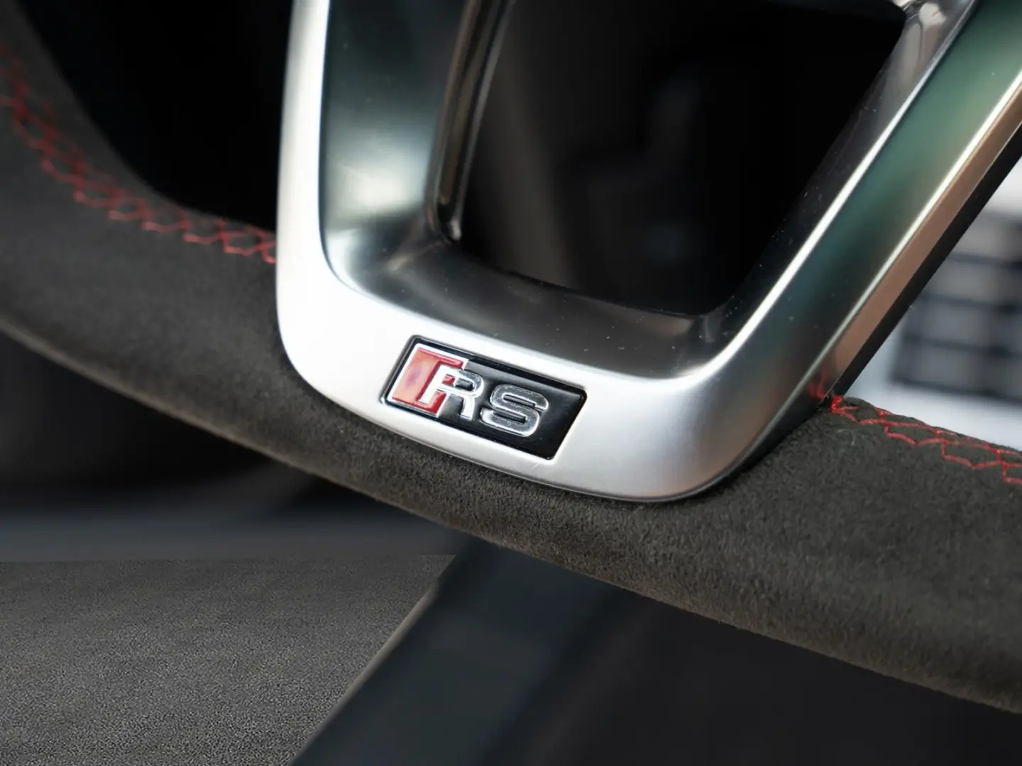 RS Q8 4.0 TFSI quattro 23