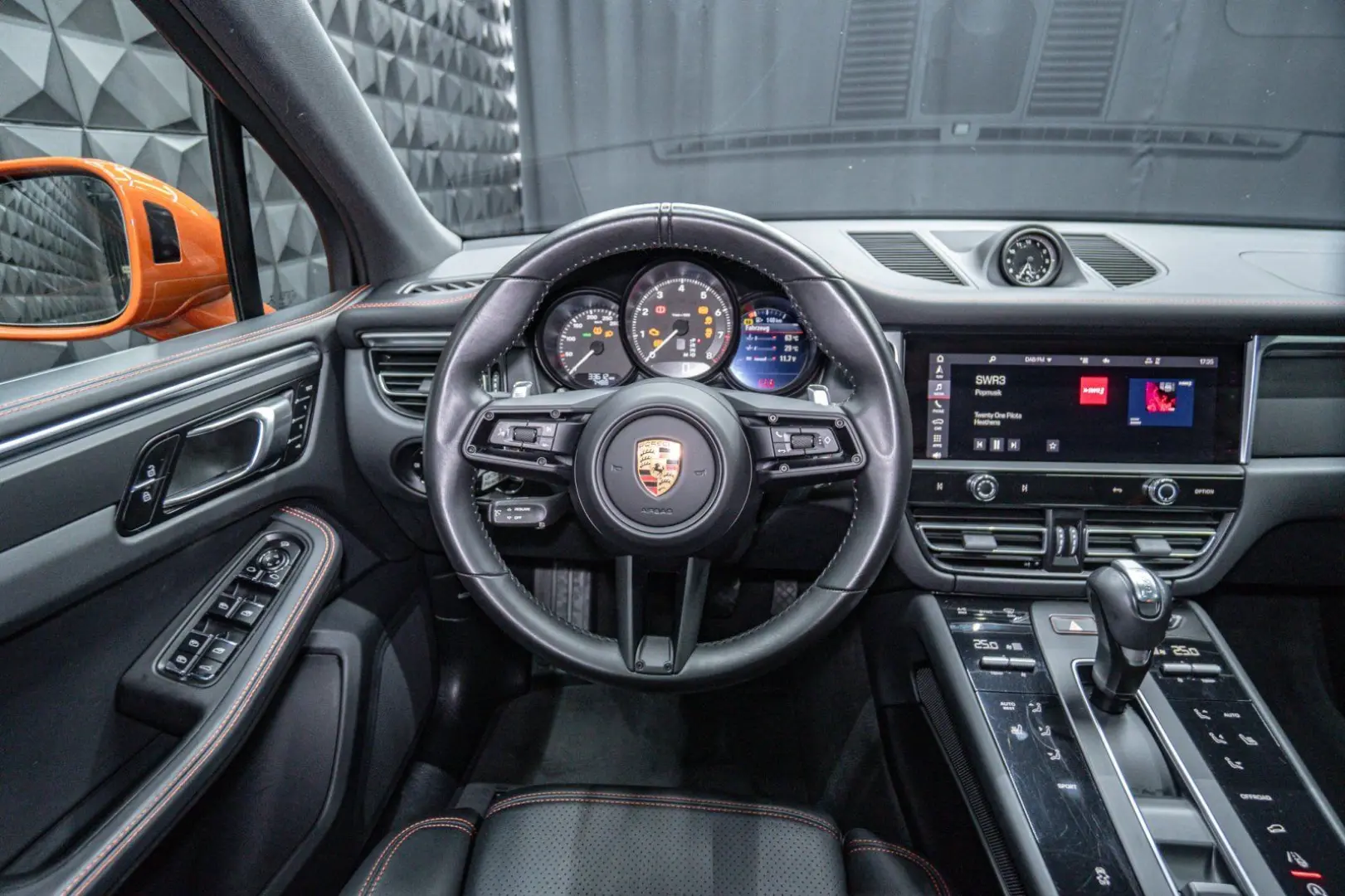 Macan 2.0T 14Wege Pano Chrono