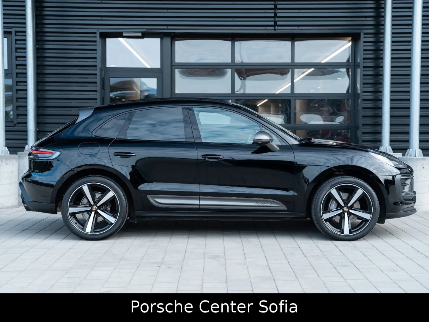 Macan T