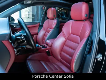 Macan T