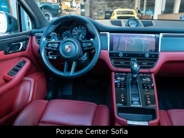 Macan T