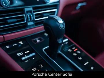 Macan T