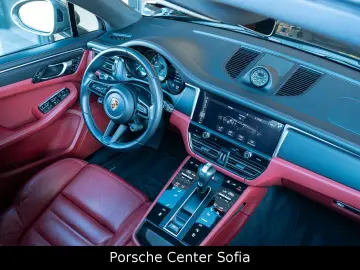 Macan T