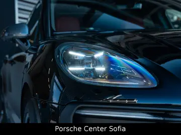 Macan T