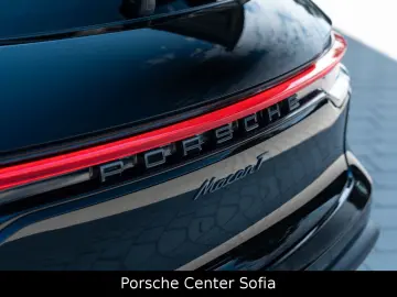 Macan T