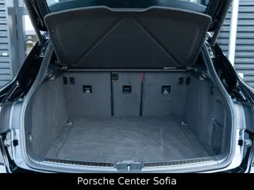 Macan T