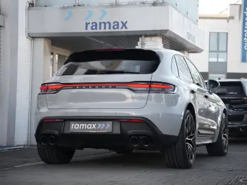 MACAN  LUFTFEDERUNG-PANO-STANDH.-BOSE-21SPYDER