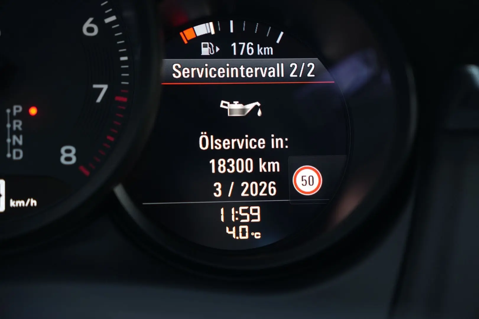 MACAN  LUFTFEDERUNG-PANO-STANDH.-BOSE-21SPYDER