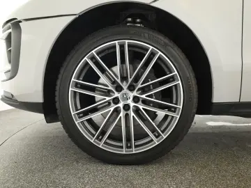 Macan Chrono PDLS+ Pano ACC 360 Sportabgas 21