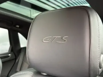 Macan GTS | Panorama Dachsystem | BOSE |