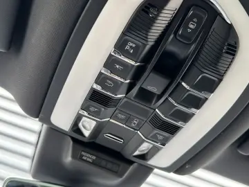 Macan GTS | Panorama Dachsystem | BOSE |