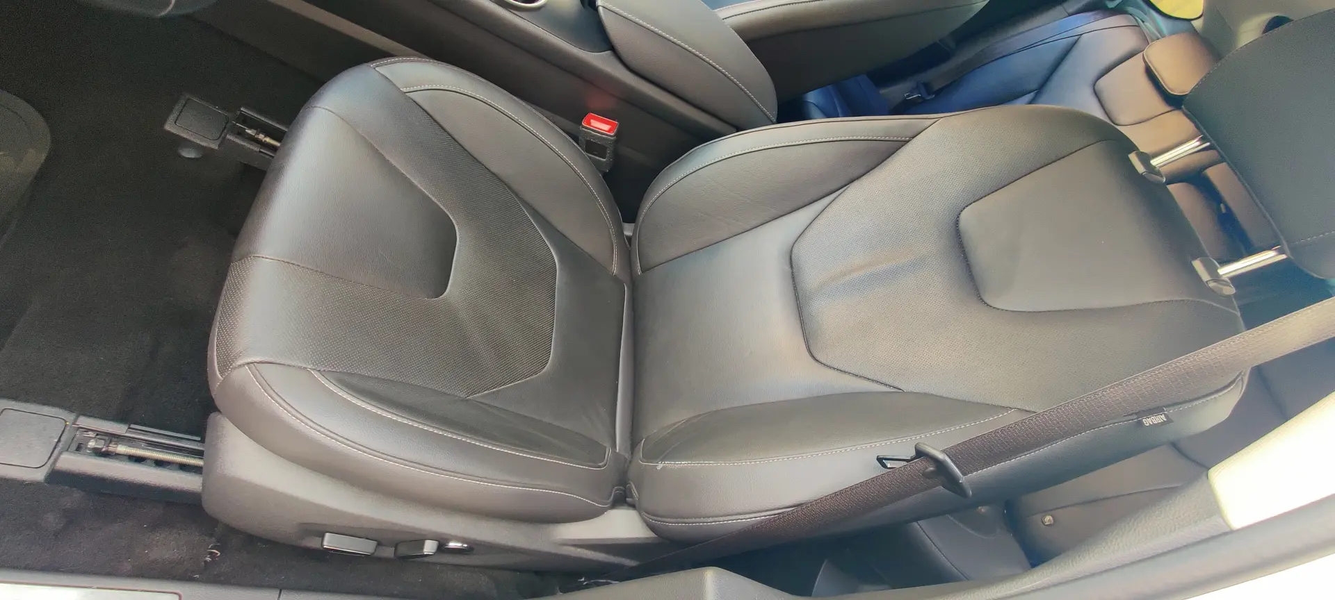 Mondeo TITANIUM -  AWD - 190 CP - Tapiserie piele