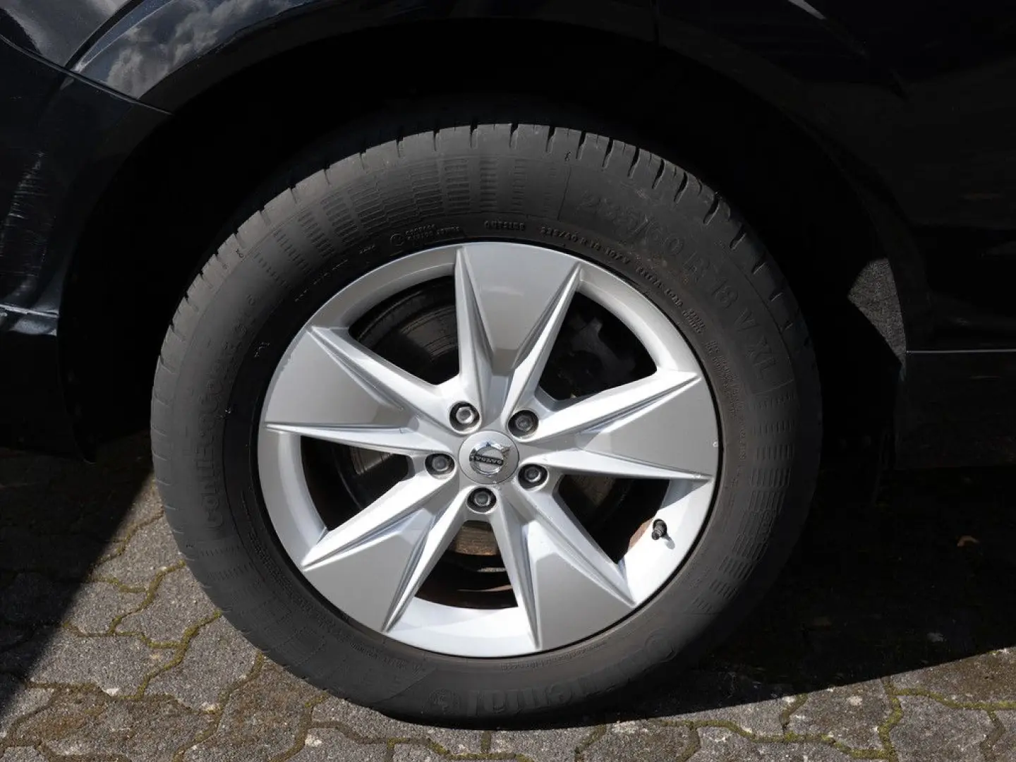 XC60 B4 Momentum Pro AWD SHZ NAVI AHK FACEL. LED