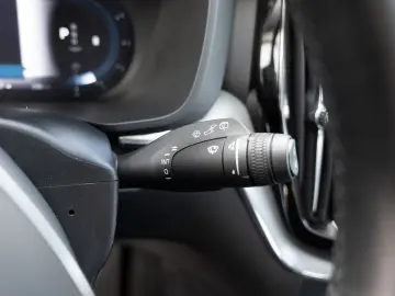 XC60 B4 Momentum Pro AWD SHZ NAVI AHK FACEL. LED