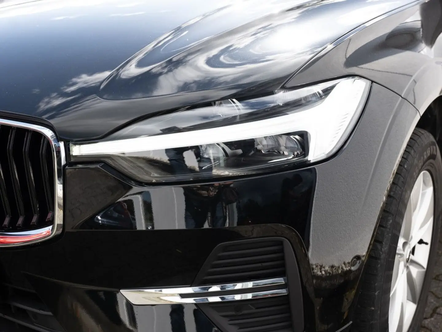 XC60 B4 Momentum Pro AWD SHZ NAVI AHK FACEL. LED