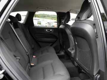 XC60 B4 D AWD Core aus 1.Hand SHZ AHK FACEL. LED