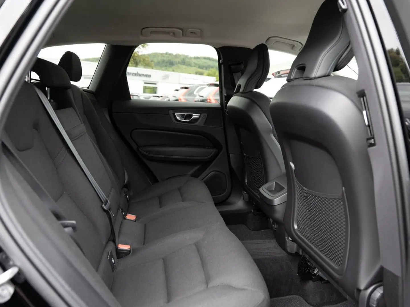 XC60 B4 D AWD Core aus 1.Hand SHZ AHK FACEL. LED