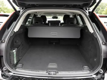 XC60 B4 D AWD Core aus 1.Hand SHZ AHK FACEL. LED