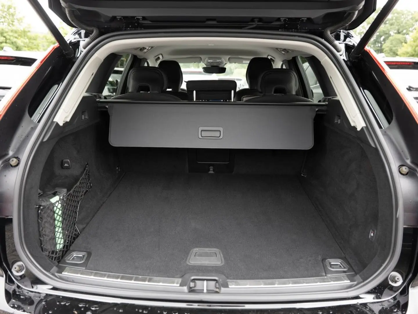 XC60 B4 D AWD Core aus 1.Hand SHZ AHK FACEL. LED