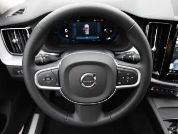 XC60 B4 D AWD Core aus 1.Hand SHZ AHK FACEL. LED